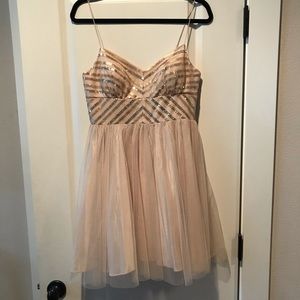 EUC Aidan Mattox Cocktail Dress with Gold Sequins